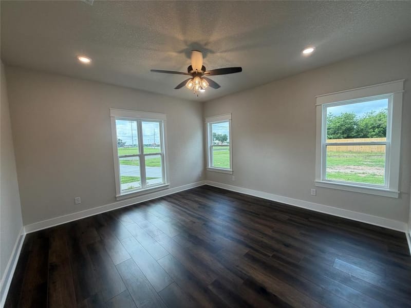 518 Strong Street, Bowie TX 76230 - Photo 5