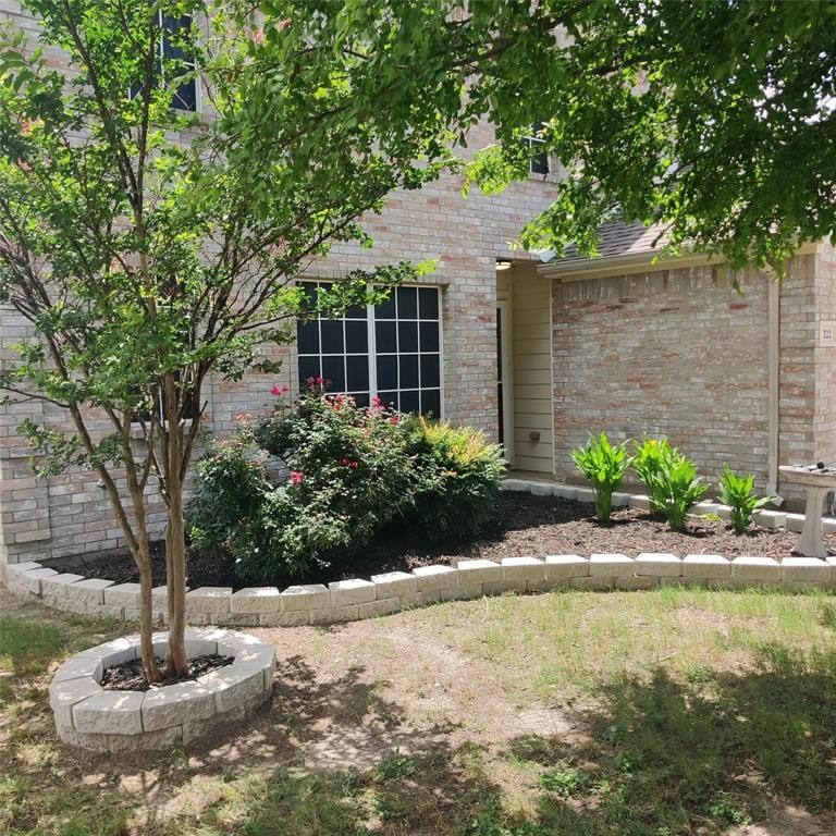 222 Chesterfield Circle, Waxahachie TX 75165 - Photo 2