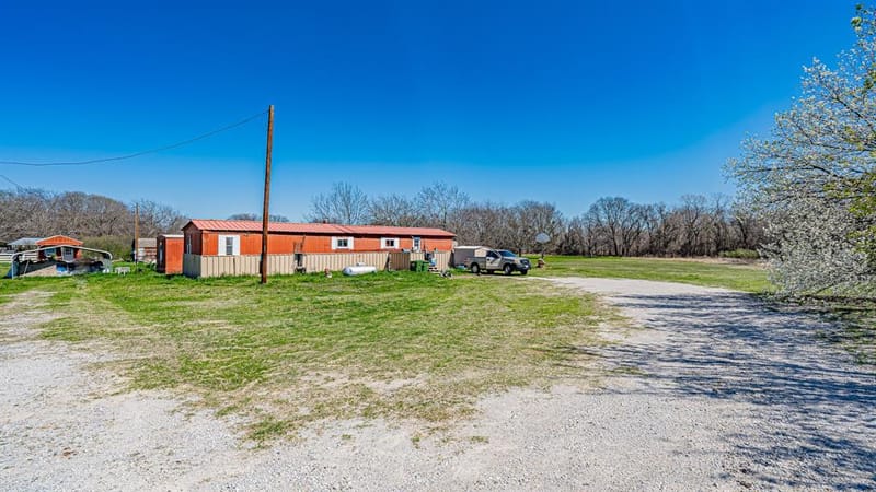 528 Stonegate Drive, Paradise TX 76073 - Photo 2