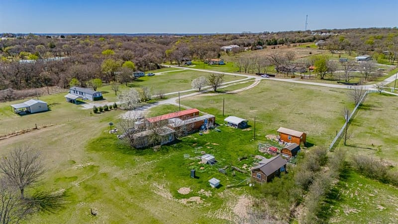 528 Stonegate Drive, Paradise TX 76073 - Photo 13