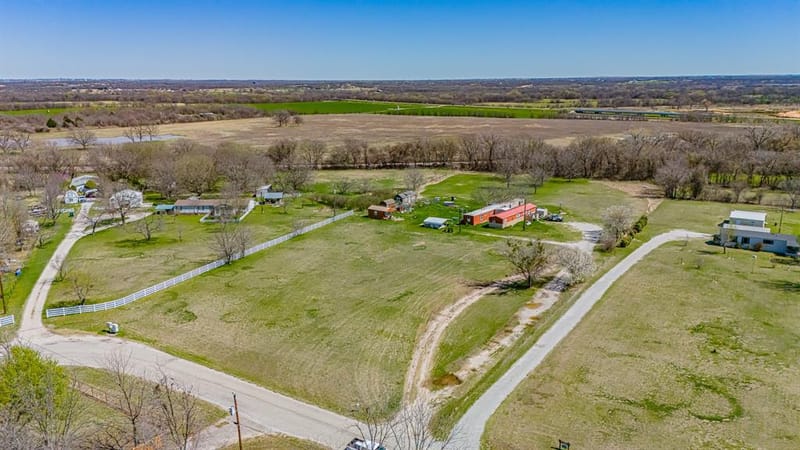 528 Stonegate Drive, Paradise TX 76073 - Photo 17