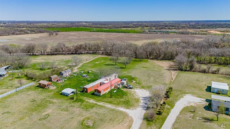 528 Stonegate Drive, Paradise TX 76073 - Photo 16