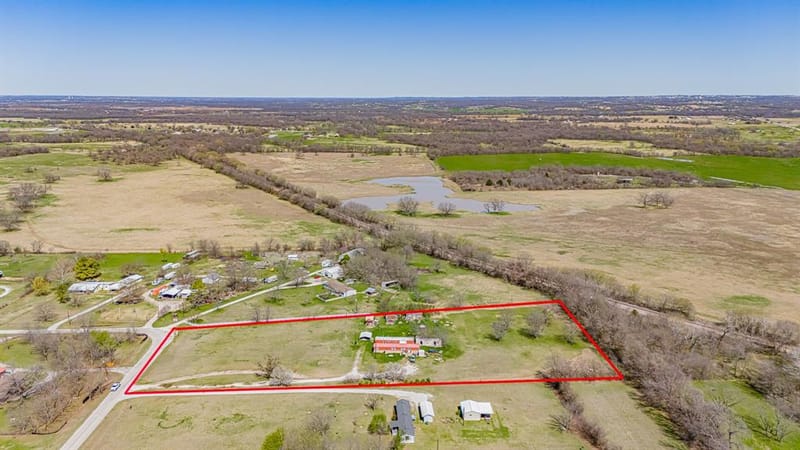 528 Stonegate Drive, Paradise TX 76073 - Photo 7