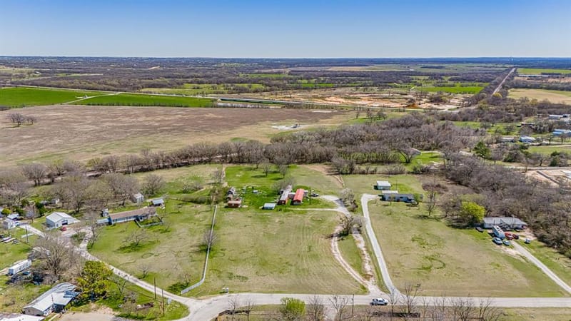 528 Stonegate Drive, Paradise TX 76073 - Photo 9