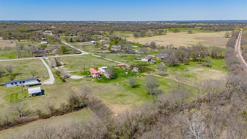 528 Stonegate Drive, Paradise TX 76073 - Photo 14