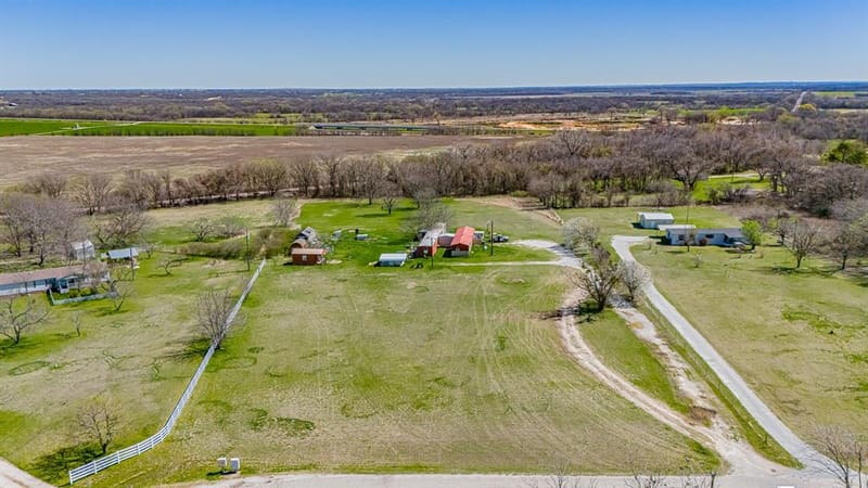 528 Stonegate Drive, Paradise TX 76073 - Photo 18