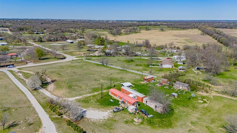 528 Stonegate Drive, Paradise TX 76073 - Photo 15