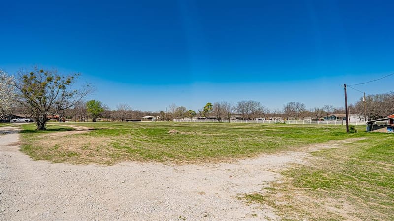 528 Stonegate Drive, Paradise TX 76073 - Photo 11