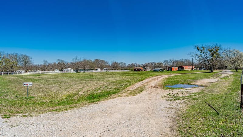 528 Stonegate Drive, Paradise TX 76073 - Photo 4