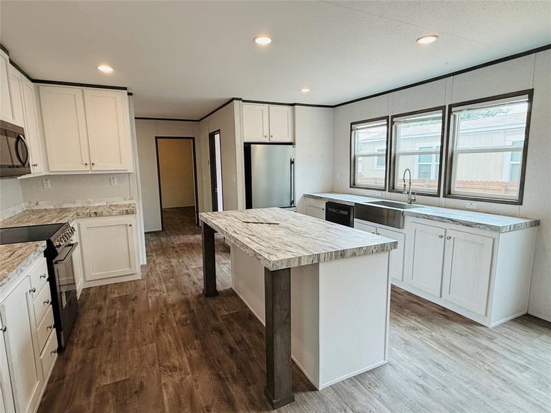 3005 Elmwood Drive, Granbury TX 76048 - Photo 5