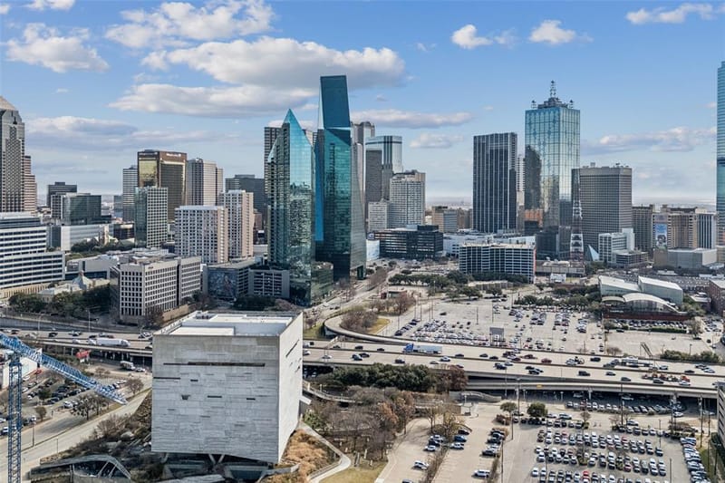 2408 Victory Park Lane # 838, Dallas TX 75219 - Photo 34