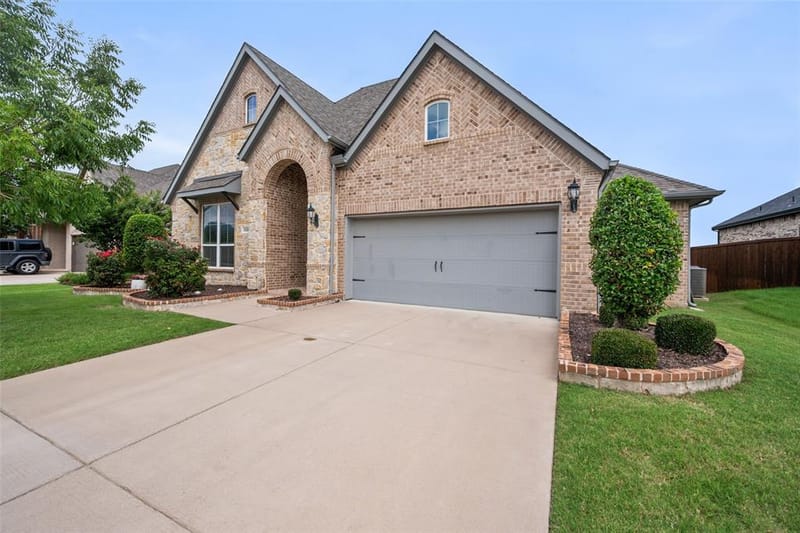 1921 Middleton Drive, Mansfield TX 76063 - Photo 4