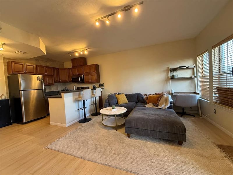 5757 E University Boulevard # 22R, Dallas TX 75206 - Photo 10