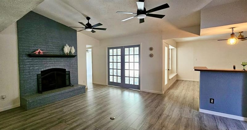 509 Chestnut Drive, Grand Prairie TX 75052 - Photo 3