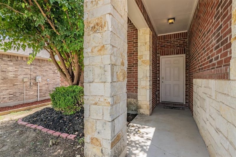 321 Mariscal Place, Fort Worth TX 76131 - Photo 3