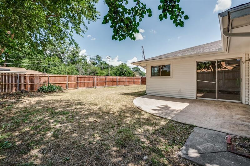 1902 Pat Ln, Carrollton TX 75006 - Photo 18