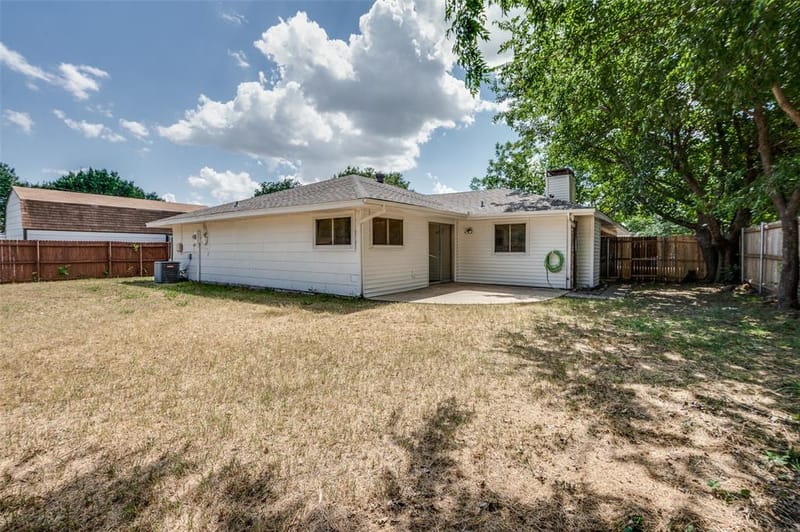 1902 Pat Ln, Carrollton TX 75006 - Photo 19