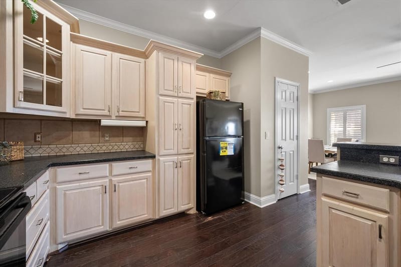 603 W 6th Avenue # 203, Corsicana TX 75110 - Photo 4