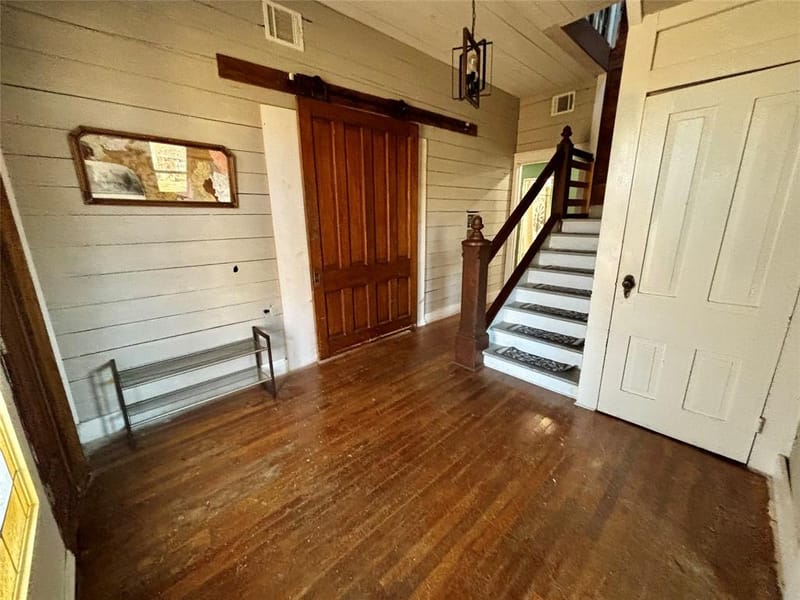 725 W 10th Street, Bonham TX 75418 - Photo 2
