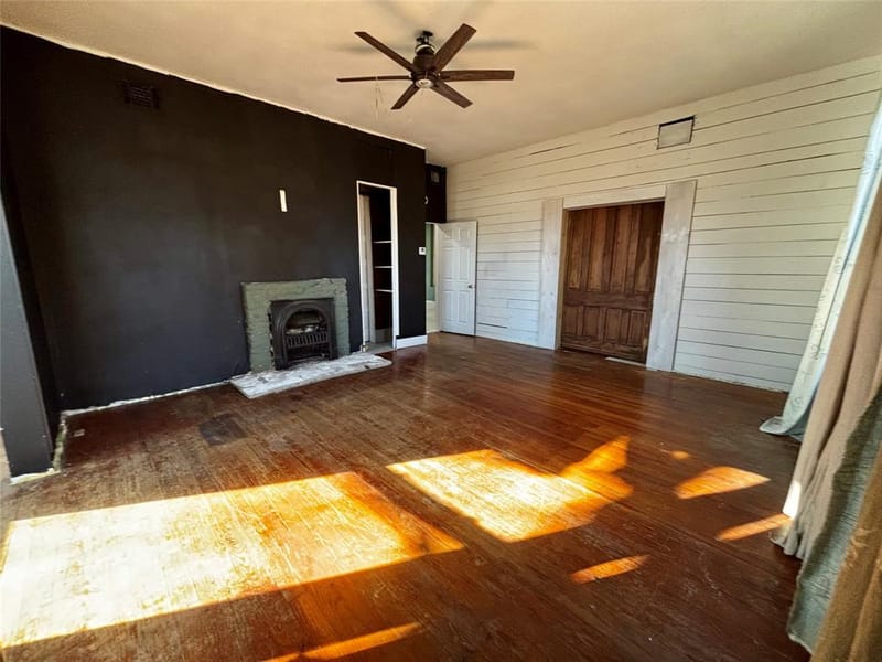 725 W 10th Street, Bonham TX 75418 - Photo 17