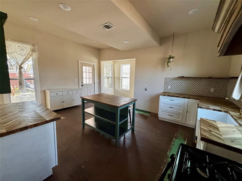 725 W 10th Street, Bonham TX 75418 - Photo 9