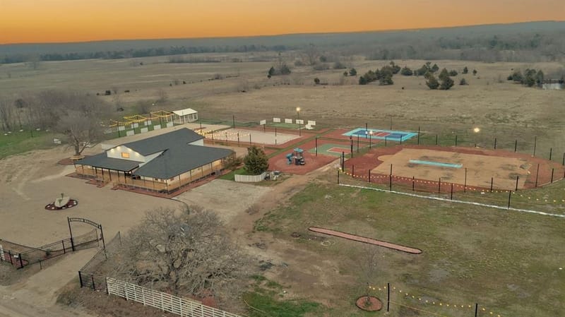 550 County Road 297, Gainesville TX 76240