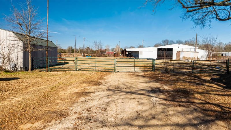 4685 Highway 82 E, Paris TX 75462 - Photo 17
