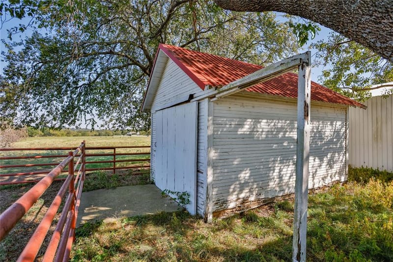 476 County Road 260, Gainesville TX 76240 - Photo 12