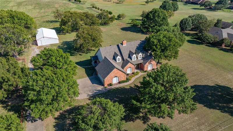 476 County Road 260, Gainesville TX 76240