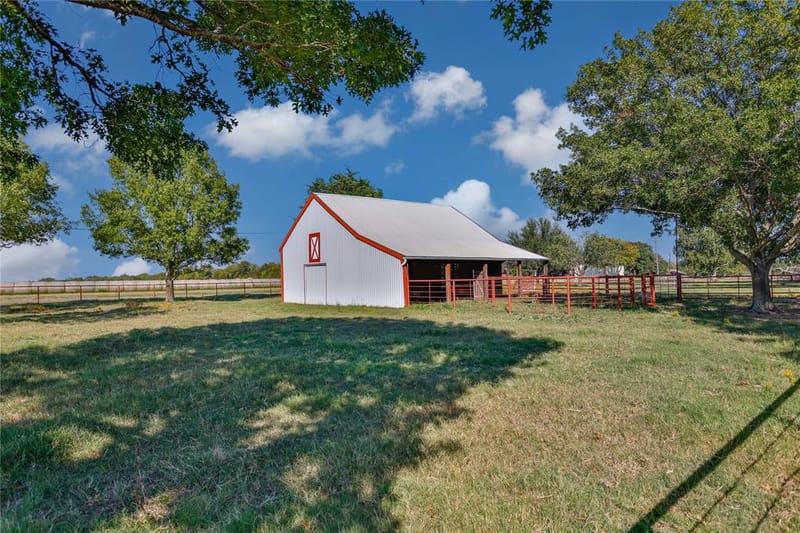 476 County Road 260, Gainesville TX 76240 - Photo 10