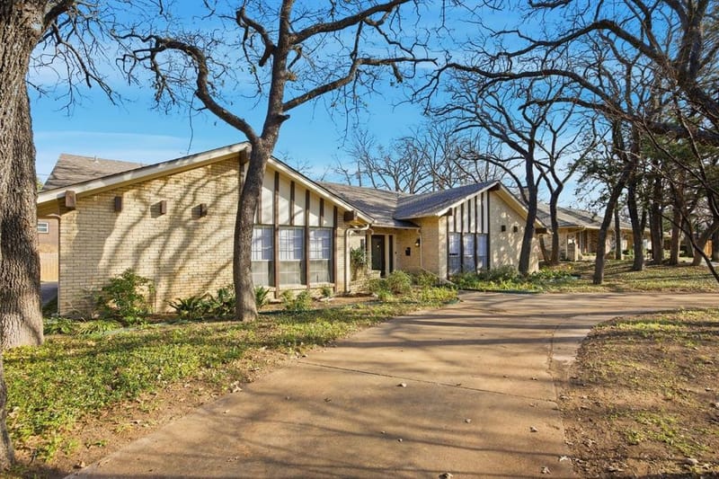 1620 Oak Meadow Drive, Irving TX 75061 - Photo 3