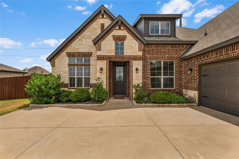 1441 Grassy Meadows Drive, Burleson TX 76058