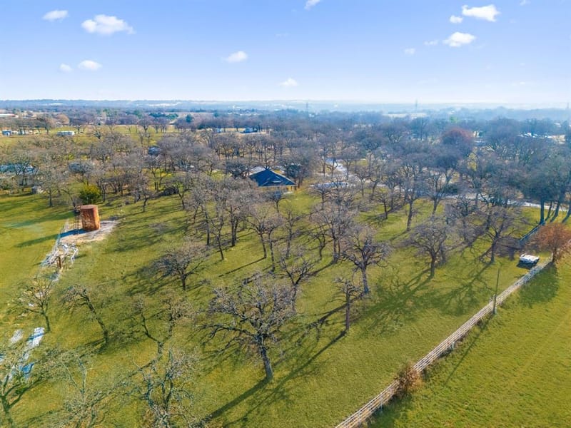 114 Private Road 2387, Alvord TX 76225 - Photo 5