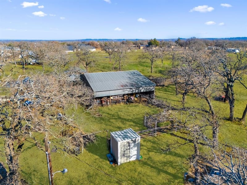 114 Private Road 2387, Alvord TX 76225 - Photo 8