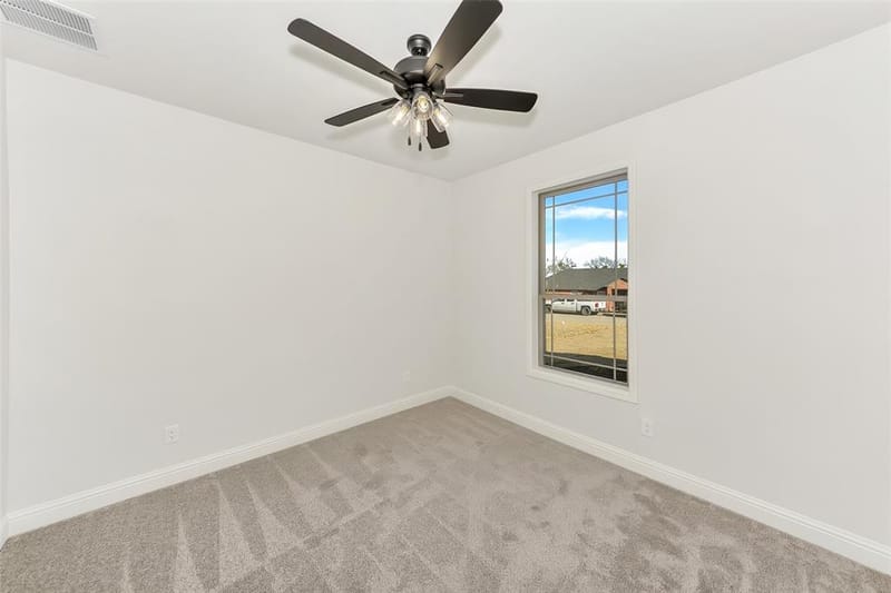 801 Holiday Hills Drive, Mineral Wells TX 76067 - Photo 24