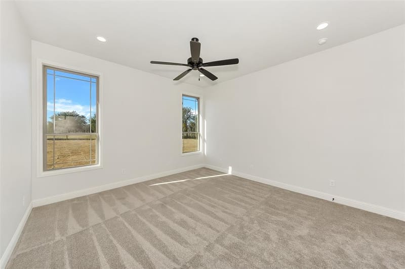 801 Holiday Hills Drive, Mineral Wells TX 76067 - Photo 15