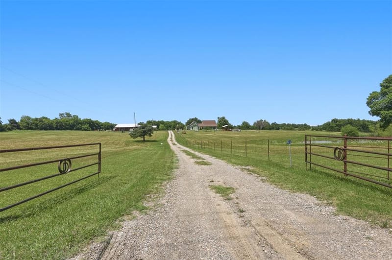 643 CR 2992, Windom TX 75492 - Photo 40