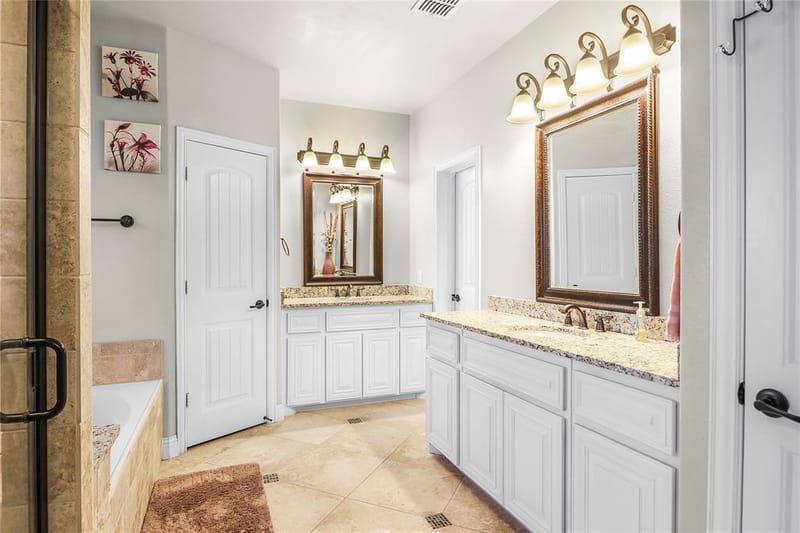 3813 S Brookridge Court, Bedford TX 76021 - Photo 16
