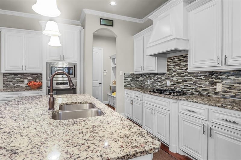 3813 S Brookridge Court, Bedford TX 76021 - Photo 7