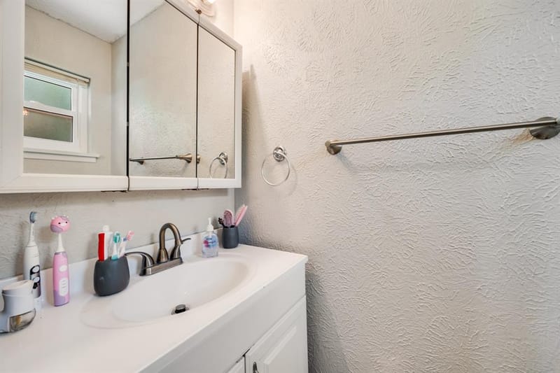 404 E Alexander Lane, Euless TX 76040 - Photo 17