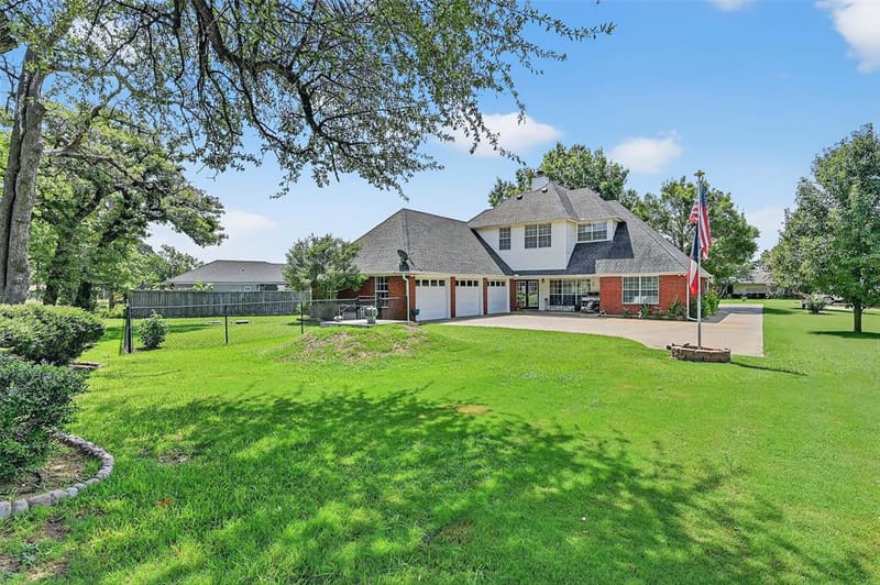 736 W Kiowa Drive, Lake Kiowa TX 76240 - Photo 38