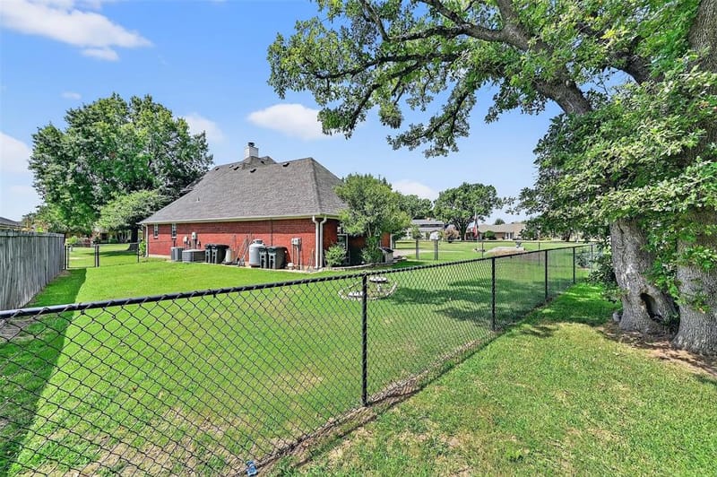 736 W Kiowa Drive, Lake Kiowa TX 76240 - Photo 40