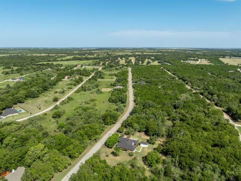12187 Rolling Oaks Drive, Whitney TX 76692 - Photo 6