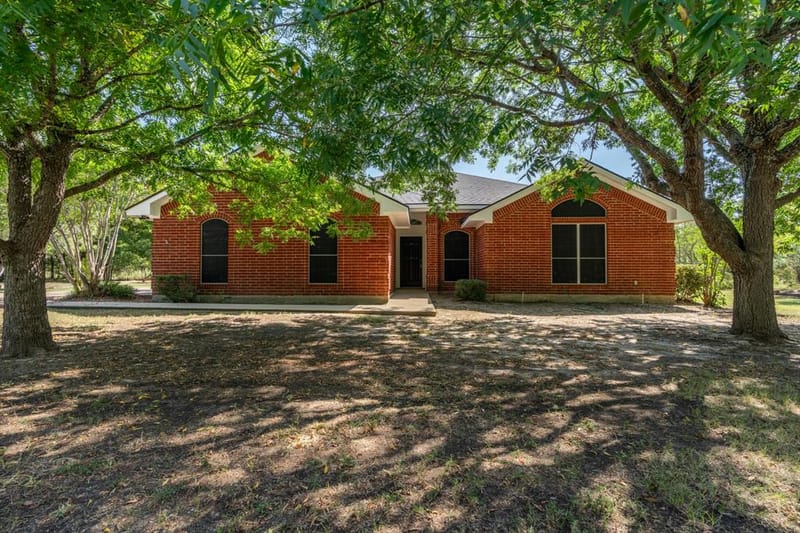 12187 Rolling Oaks Drive, Whitney TX 76692 - Photo 3