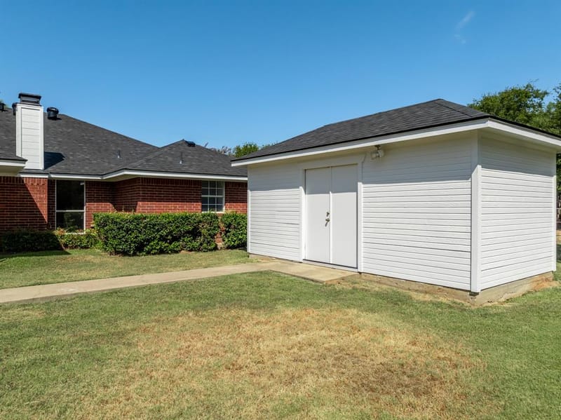 12187 Rolling Oaks Drive, Whitney TX 76692 - Photo 36