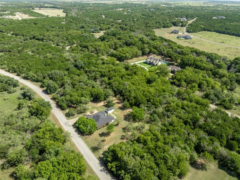 12187 Rolling Oaks Drive, Whitney TX 76692 - Photo 5