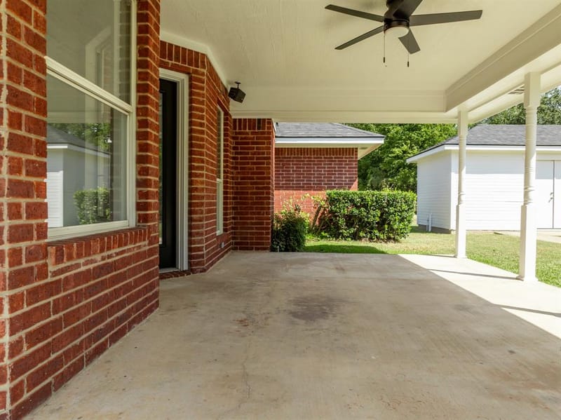 12187 Rolling Oaks Drive, Whitney TX 76692 - Photo 14