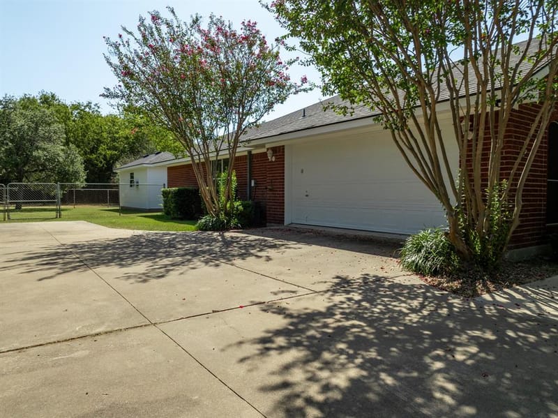12187 Rolling Oaks Drive, Whitney TX 76692 - Photo 39