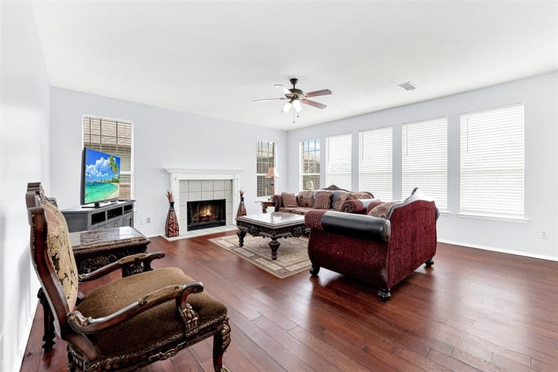 8506 Manchester Drive, Rowlett TX 75089 - Photo 2