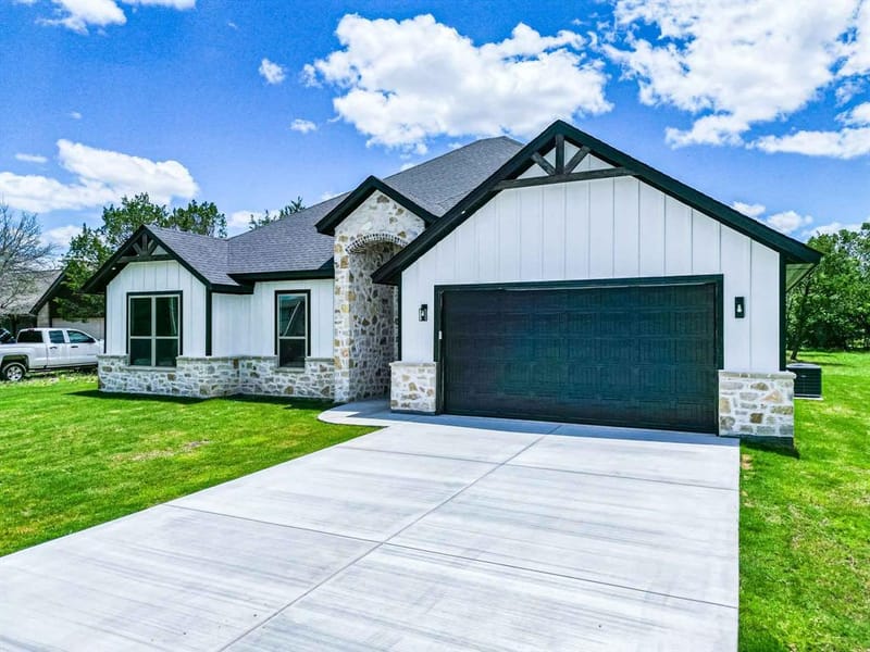 1509 Anaconda Trail, Granbury TX 76048 - Photo 2